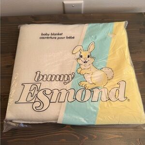Vintage Esmond bunny baby blanket 
TWINKLE white